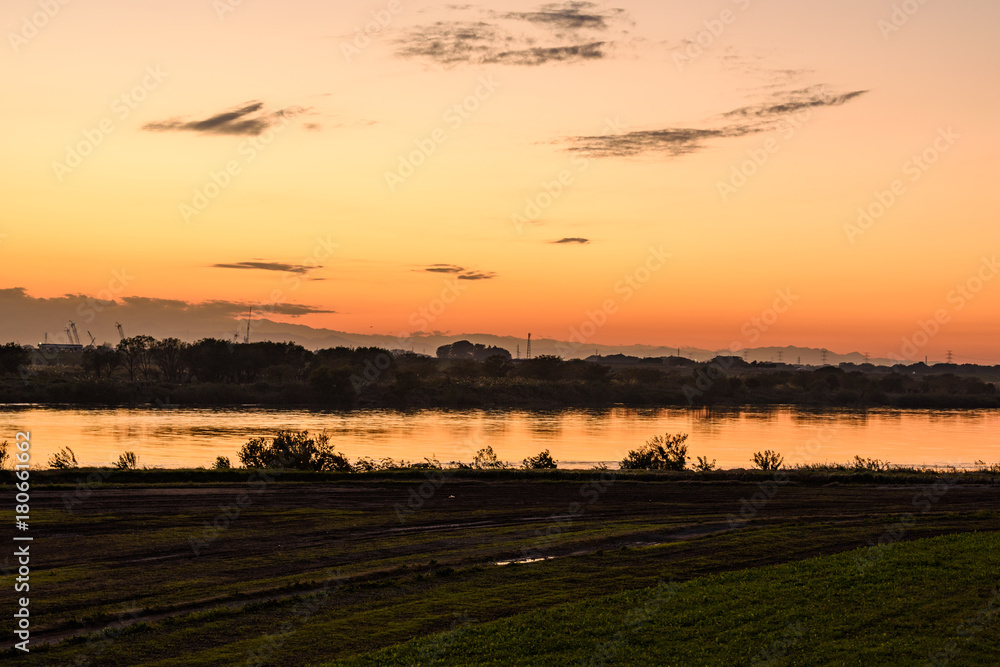 Fototapeta premium 夕方の利根川