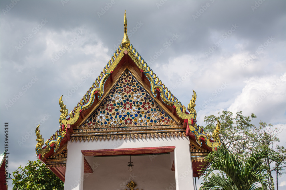  Wat Pho is a Buddhist temple complex Chinese and Thai style in Bangkok, Thailand