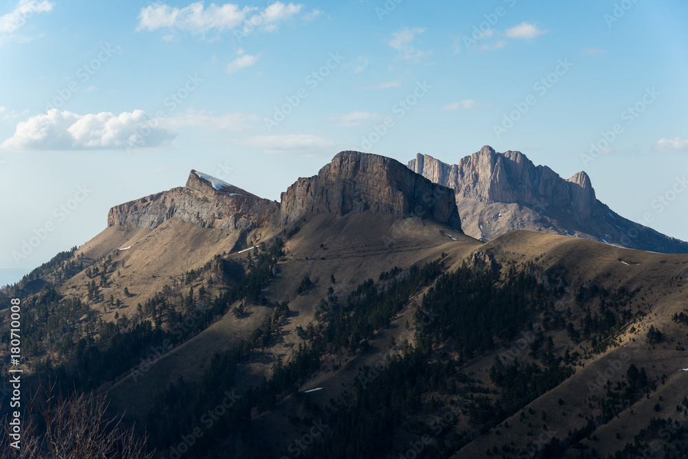 Obraz premium The mountain range of the Big Thach natural park. Adygea