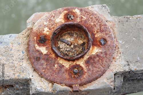 Rust corrosion of steel structure In the flesh until the damage