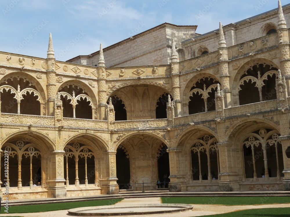 Portugal - Lisbonne - Monastère des Hieronymites - Cloitre