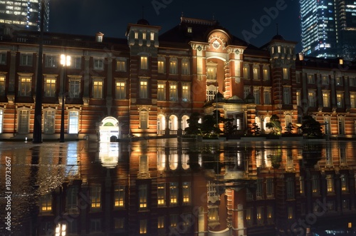 tokyo station night view reflection