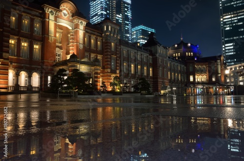 tokyo station night view reflection