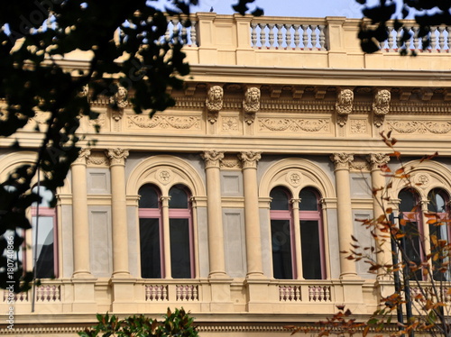 Schöne Fassade an de Piazza Minghetti
