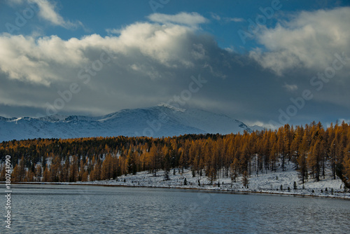 Autumn in the Altai Mountains © Александр Катаржин