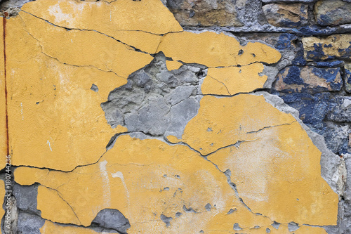 cracked brickwork