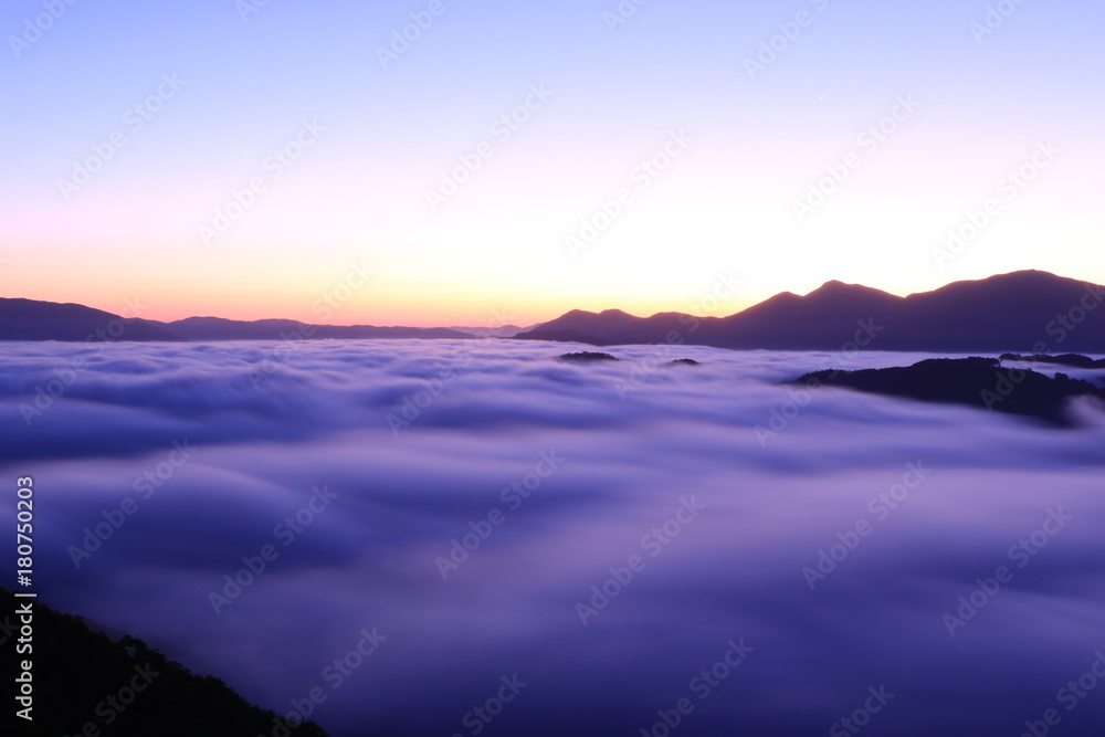 荒谷山・雲海の流れ
