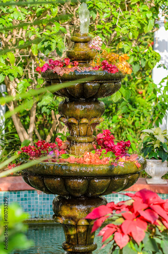 Ein Brunnen im Garten © Guillermo Enrique