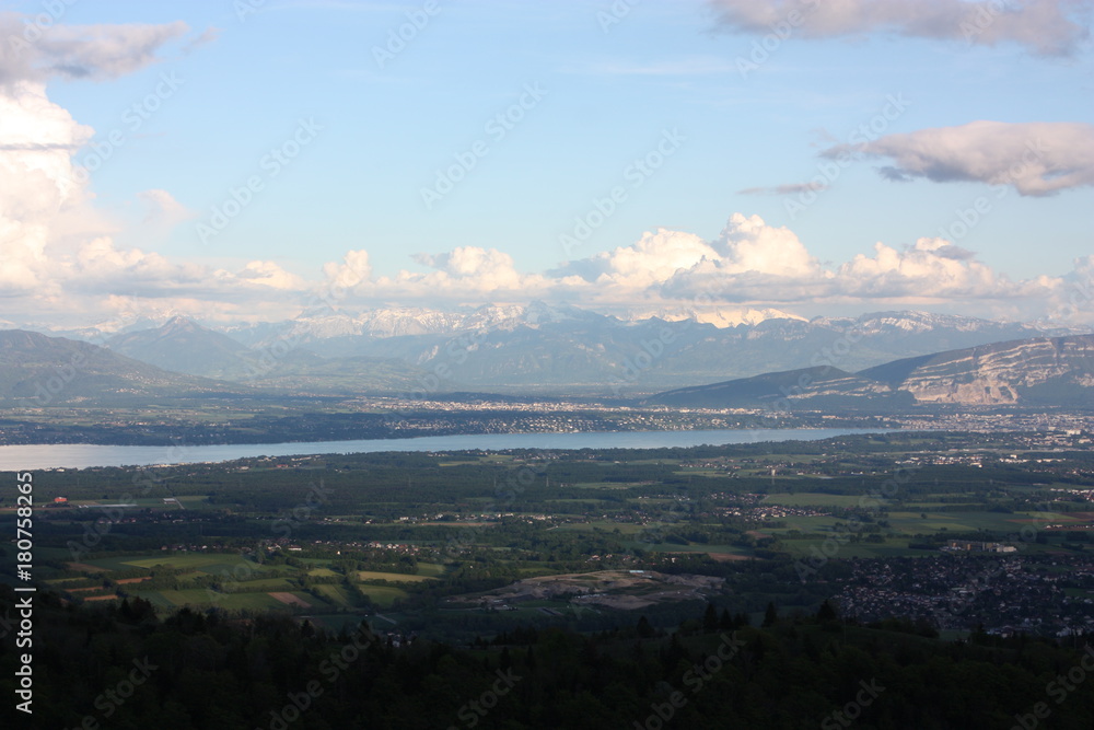 Vue panoramique sur le lac d'Annecy, Haute Savoie, France