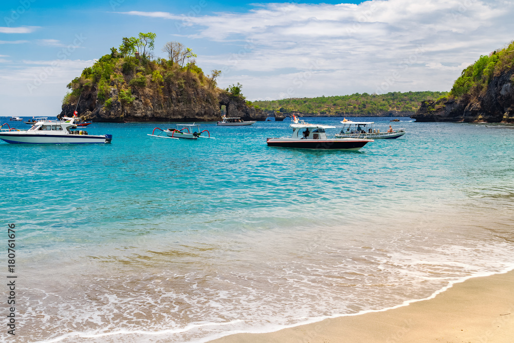 Obraz premium Plaża Crystal Bay na wyspie Nusa Penida. Indonezja