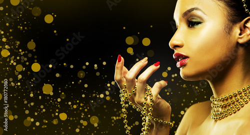 Cuadro en lienzo beautiful golden glamour woman