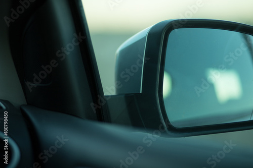 New car rearview mirror seen from inside © Daniel Rodriguez