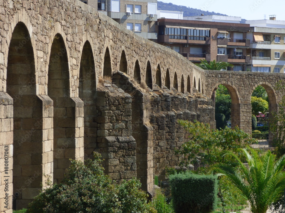 Obraz premium Acueducto romano de Plasencia (Cáceres,Extremadura)