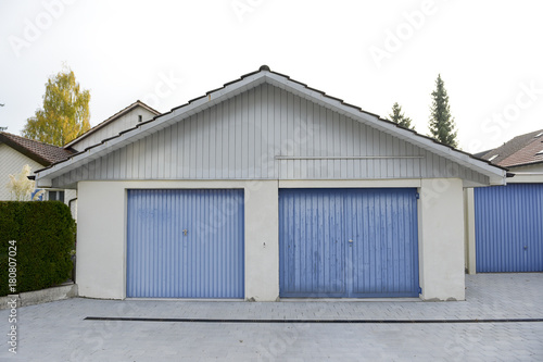 Garage door blue © tonefotografia