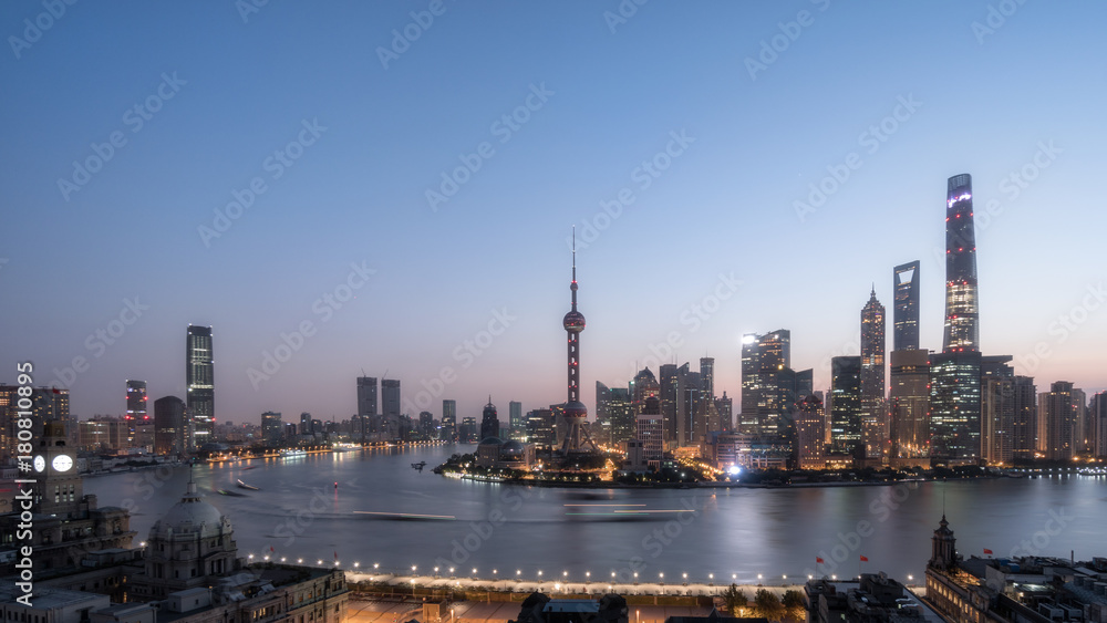 Obraz premium Piękne panoramę miasta Szanghaju w wschód słońca
