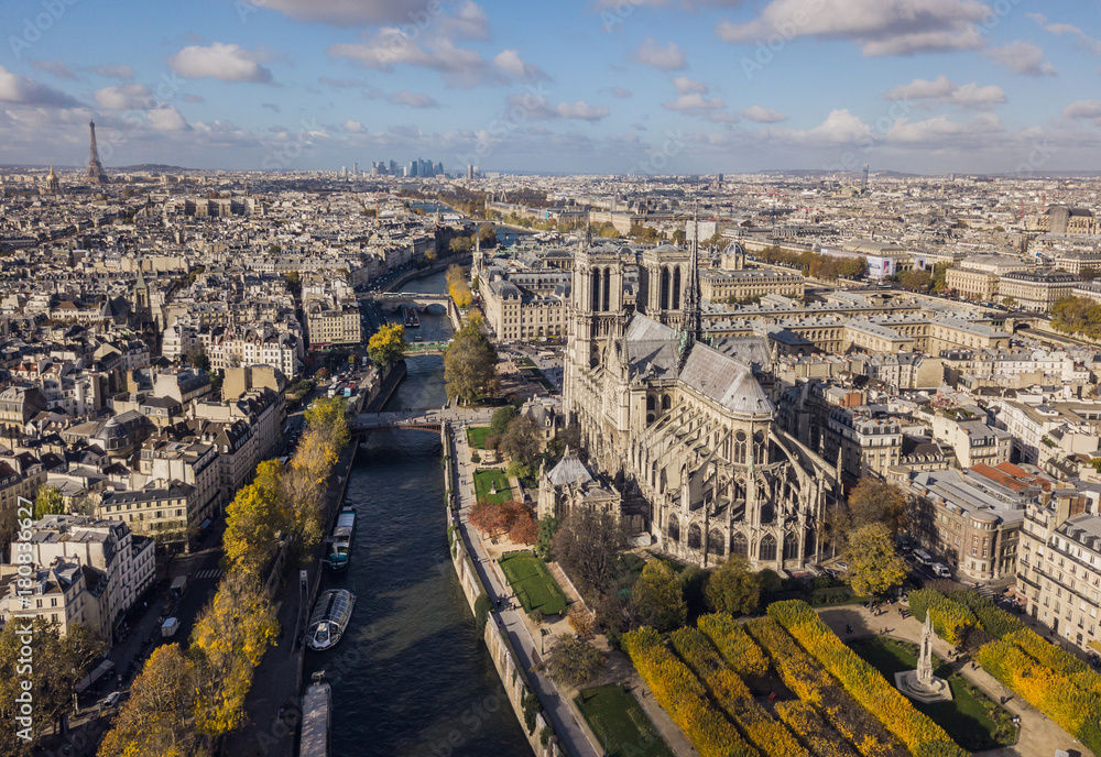 Cityscape of Paris. Aerial view of Notre Dame de Paris Cathedral foto de  Stock | Adobe Stock