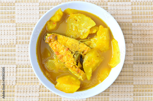 Thai southern Style Food, Yellow curry fish with pineapple