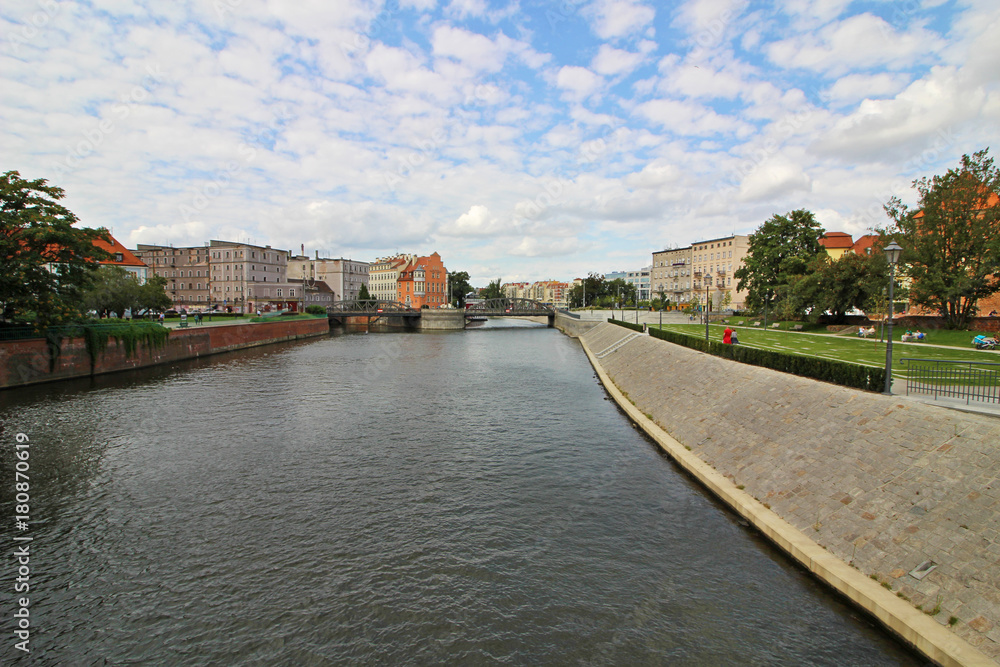 Fototapeta premium Río Oder en Wroclaw, Polonia