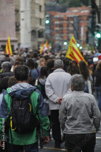 Manifestación por las calles de Bilbao en solidaridad con el derecho a decidir de Catalunya