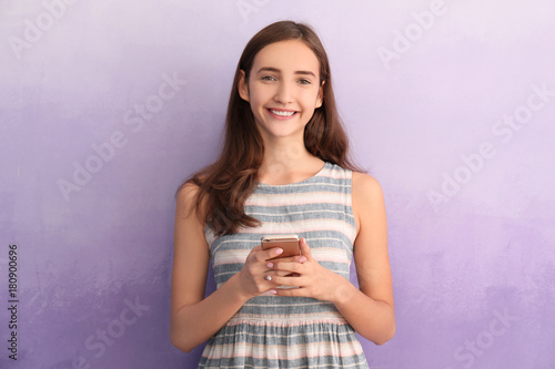 Attractive teenage girl wit...