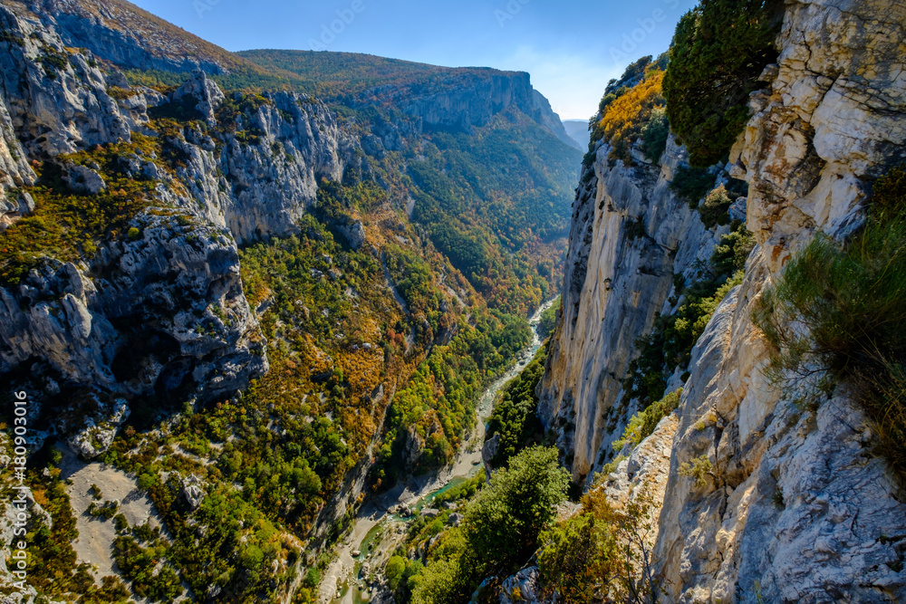 Vue panoramique sur les Gorges du Verdon, Le Grand Canyon en automne. Provence, France.