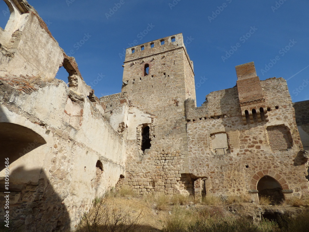 Castillo de Belvís de Monroy ( Caceres, Extremadura)  declarado patrimonio histórico de España