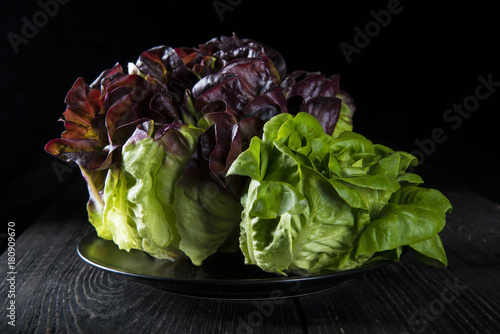 Foto Lechuga romana cruda para la ensalada
