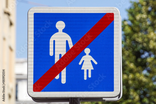 End of way for pedestrians - father with child ,sign