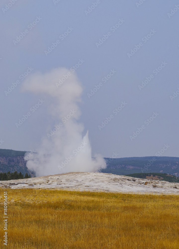 Yellowstone-Nationalpark und die geothermalen Quellen in den Vereinigten Staaten