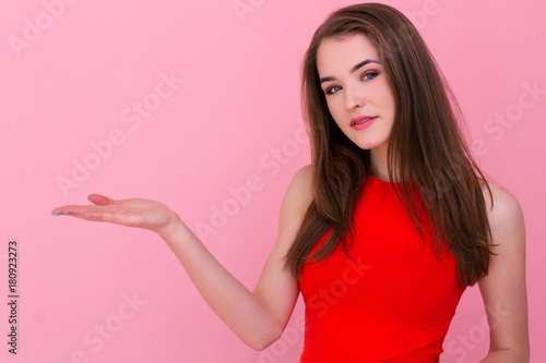 Wallpaper Mural girl advertises something Torontodigital.ca