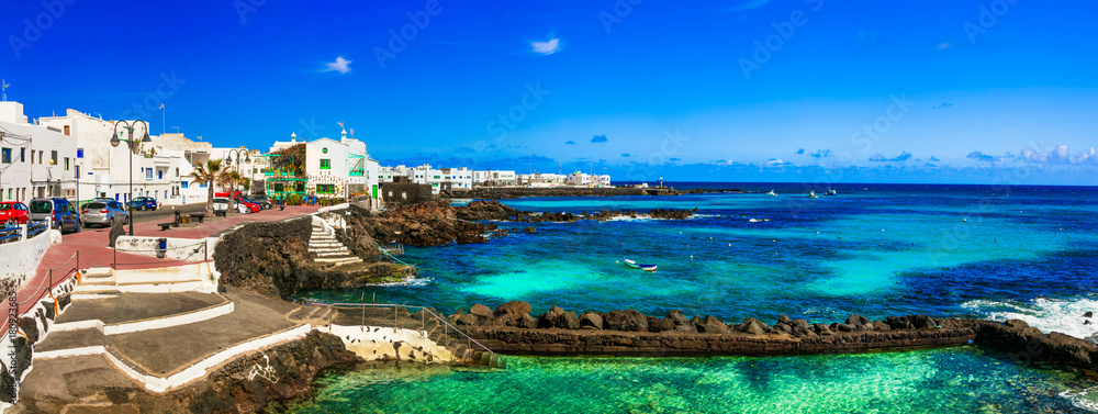 Naklejka premium Traditional fishermen village Punta Mujeres with natural swimming pools. Lanzarote, Canary islands