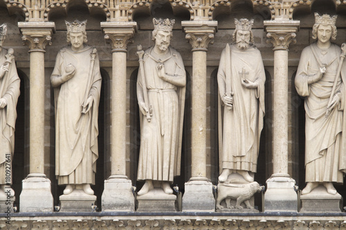 Statues de la Cathédrale Notre-Dame de Paris