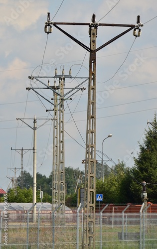 Obraz na płótnie Słupy energetyczne (Power pols) w salonie