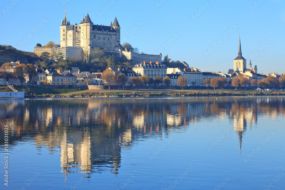 Saumur, le château et l'église saint-Pierre