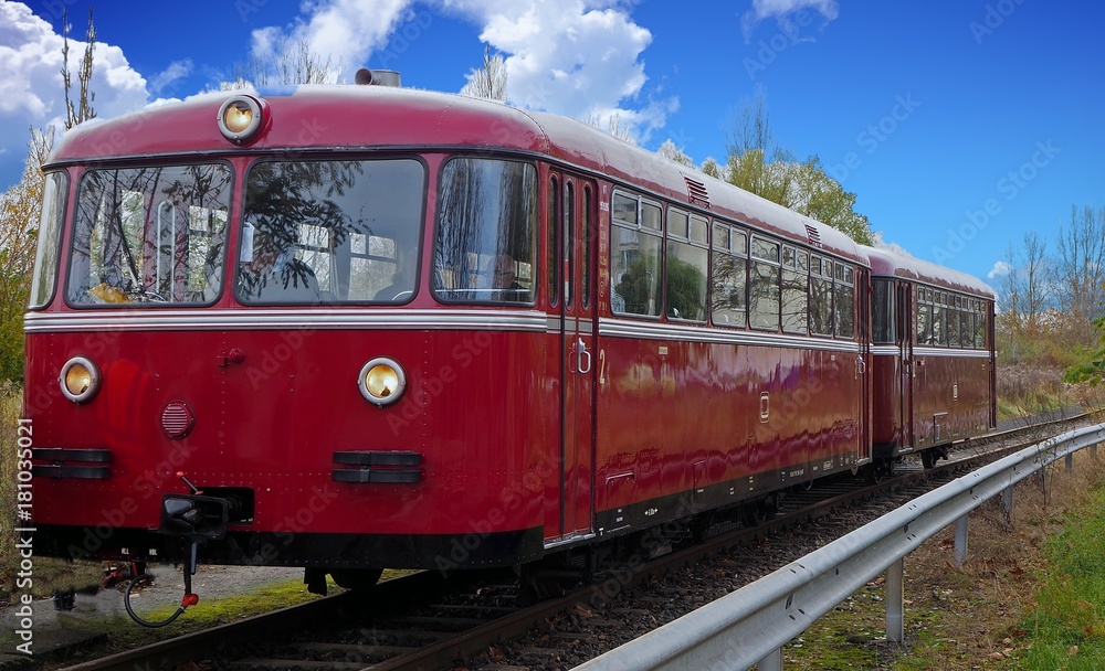 Naklejka premium Zabytkowy bus VT95