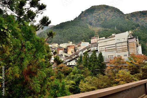【東京都西多摩郡】秋の奥多摩 工場と紅葉 © op2015 / JAPAN