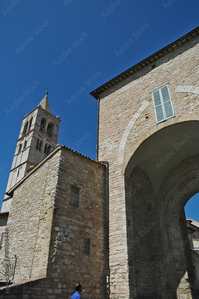 Assisi, la Basilica di Santa Chiara - Umbria Assisi, la Basilica di Santa Chiara - Umbria