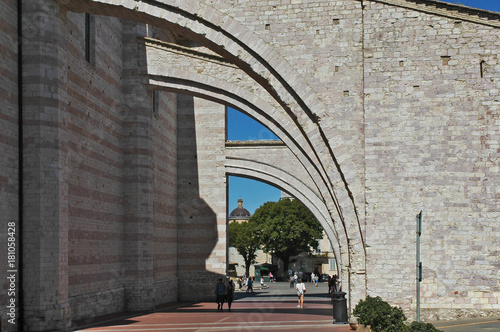 Assisi, la Basilica di Santa Chiara - Umbria photo