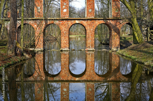Obraz na płótnie Ruins of Aqueduct in Arkadia park. Lowicz county. Poland w salonie