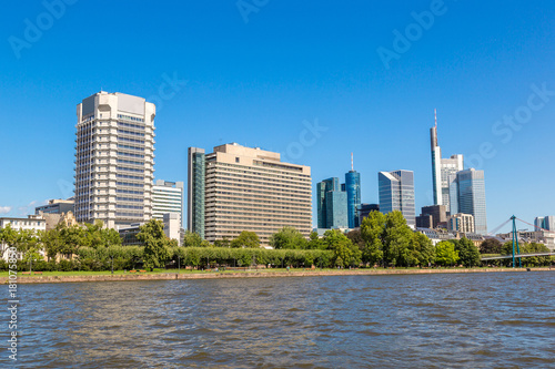 Financial district in Frankfurt © Sergii Figurnyi