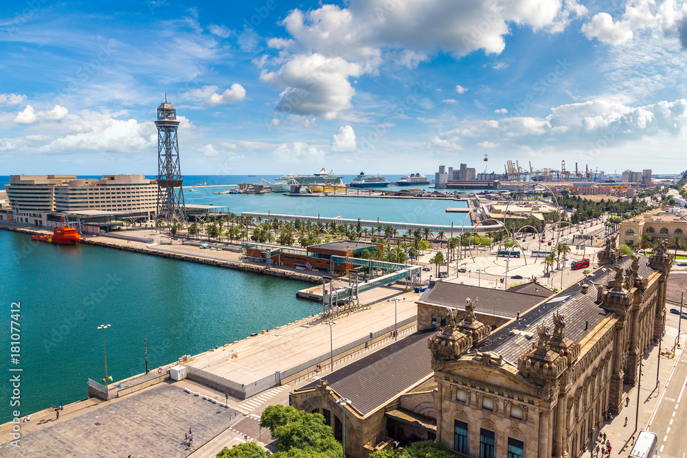 Fototapeta premium Port Vell w Barcelonie, Hiszpania