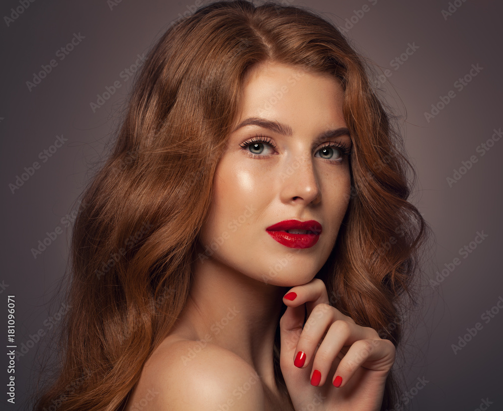 Fototapeta premium Pretty Woman with Red Curly Hair, Beauty Fashion Portrait