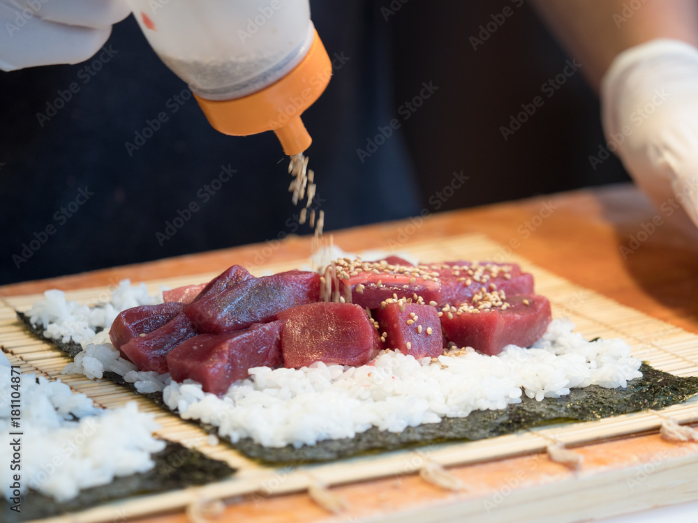 鮪の太巻き寿司