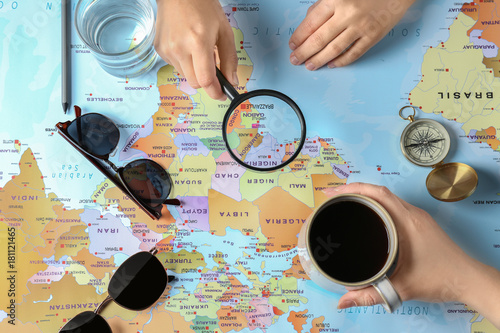 Female tourists explore wor...