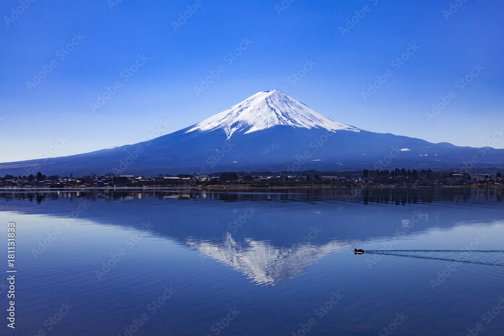 逆さ富士、山梨県河口湖にて