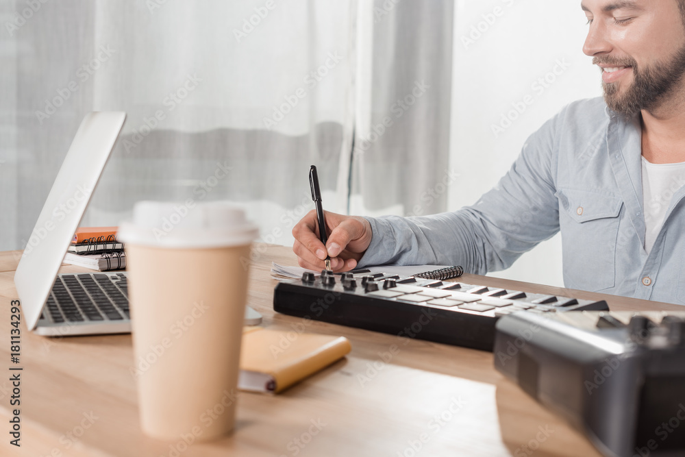 sound producer working with mpc pads sound producer working with mpc pads