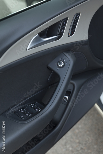 handle on the car door © srki66