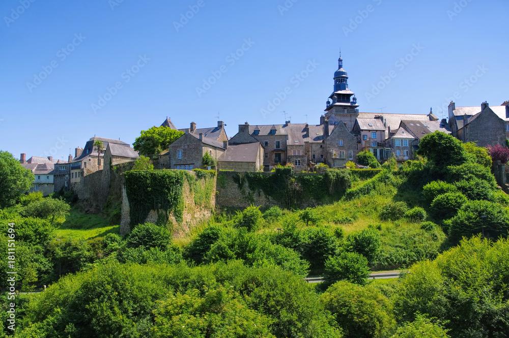 Moncontour in der Bretagne, Frankreich  - Medieval houses in Moncontour, Cotes d'Armor, Brittany