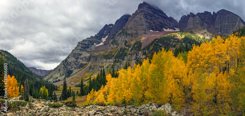 Obraz na płótnie Crater Lake - Maroon Bells Fall