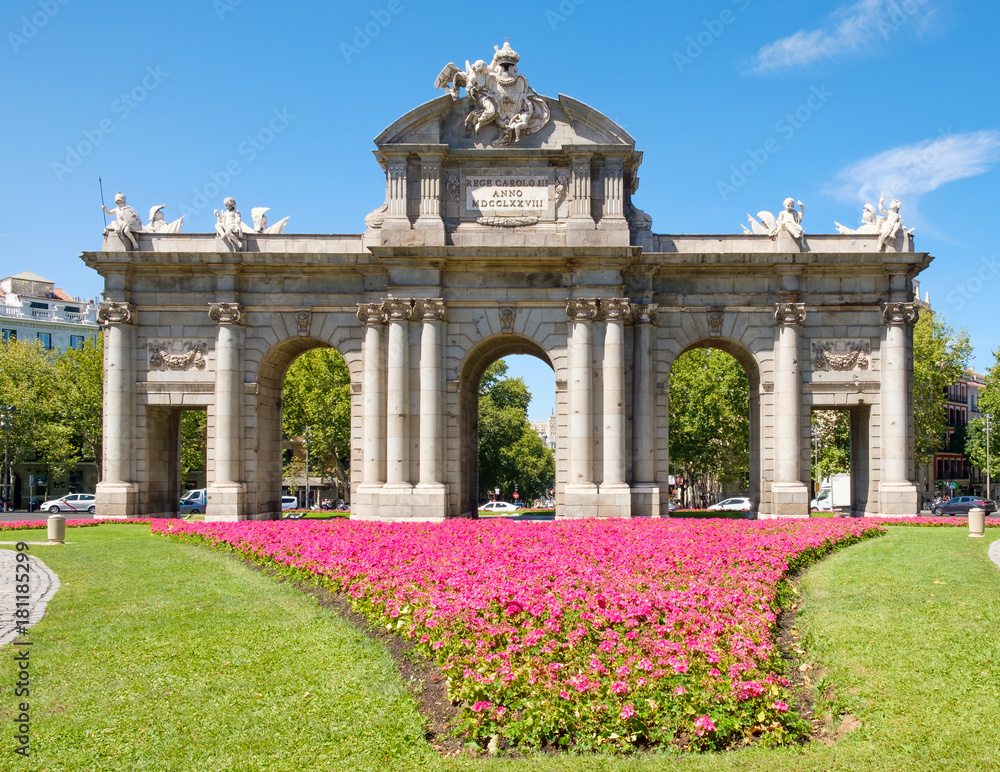 Obraz premium The Puerta de Alcala or Alcala Gate in Madrid, a symbol of the city